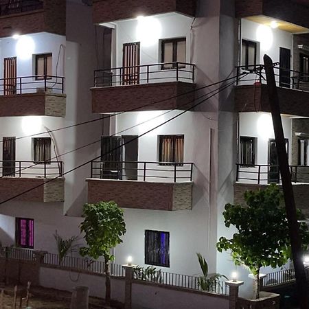 Hotel Residence Aicha Tambacounda Exteriör bild
