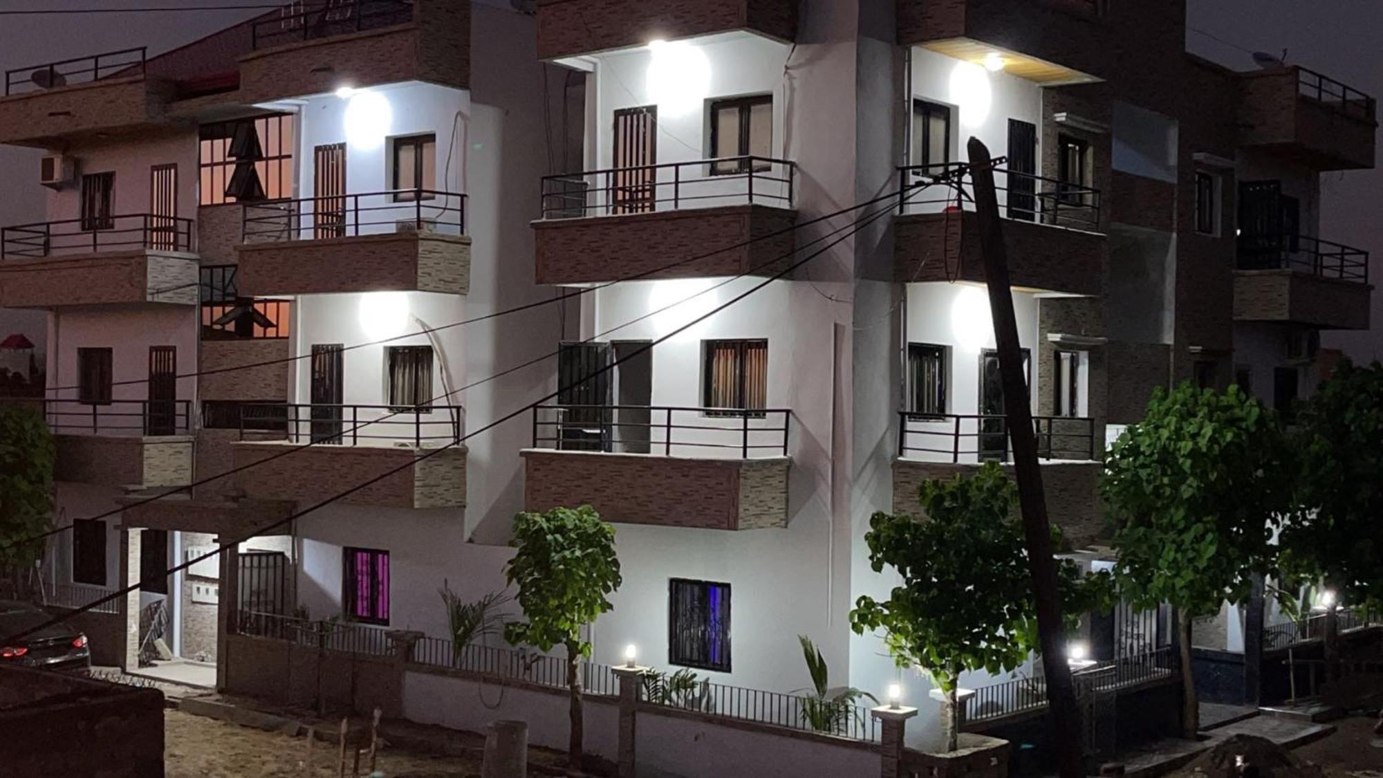 Hotel Residence Aicha Tambacounda Exteriör bild